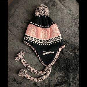 NY Yankees Women’s Knit Pom Pom Ear Flap Hat